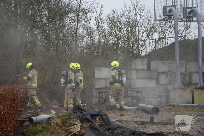 Veel rook bij brand in plastic buis