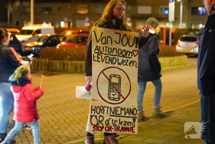 Fakkeltocht gehouden tegen maatregelen