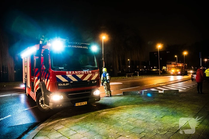 Brandweer blust keukenbrand in woning