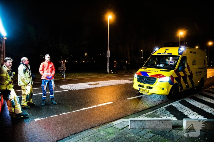 Brandweer blust keukenbrand in woning
