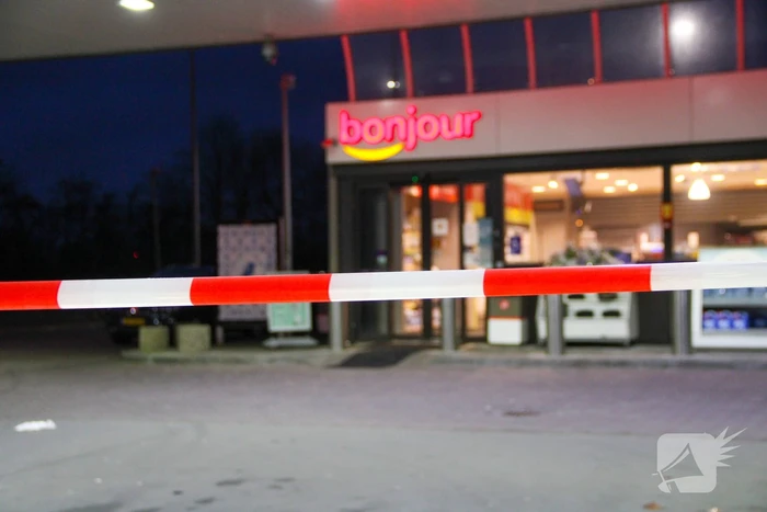 Politie doet onderzoek naar overval op tankstation