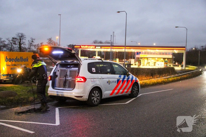 Politie doet onderzoek naar overval op tankstation
