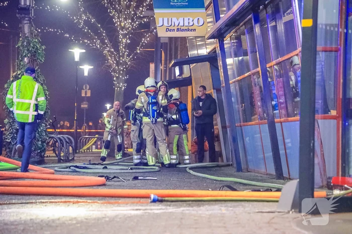Twee gewonden bij brand in winkelcentrum