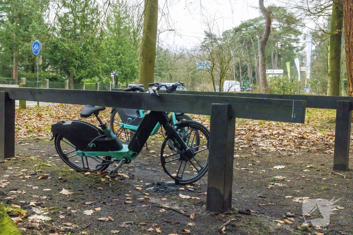 Opnieuw een elektrische deelfiets in brand