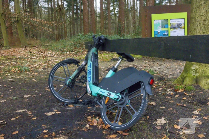 Opnieuw een elektrische deelfiets in brand