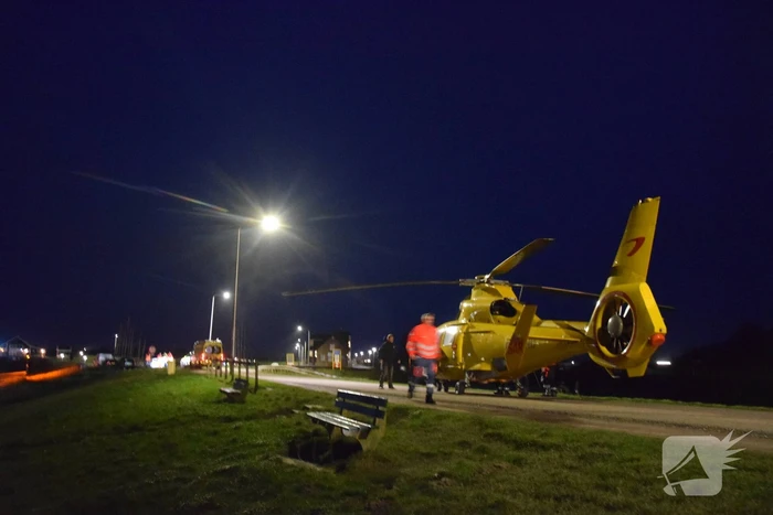 Twee personen te water na omslaan van zeilboot