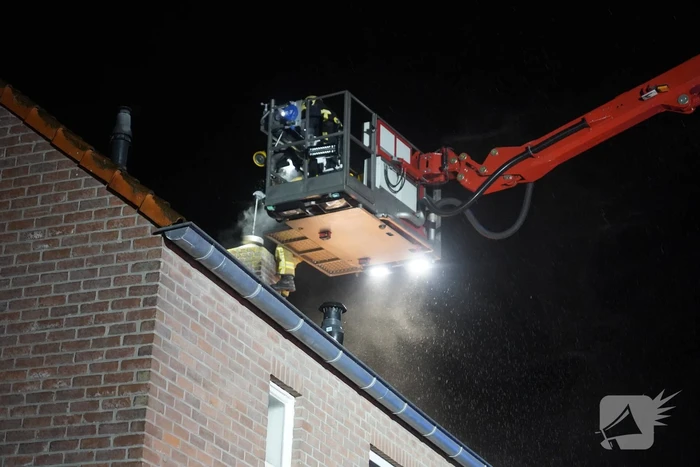 Brand in schoorsteen van woning