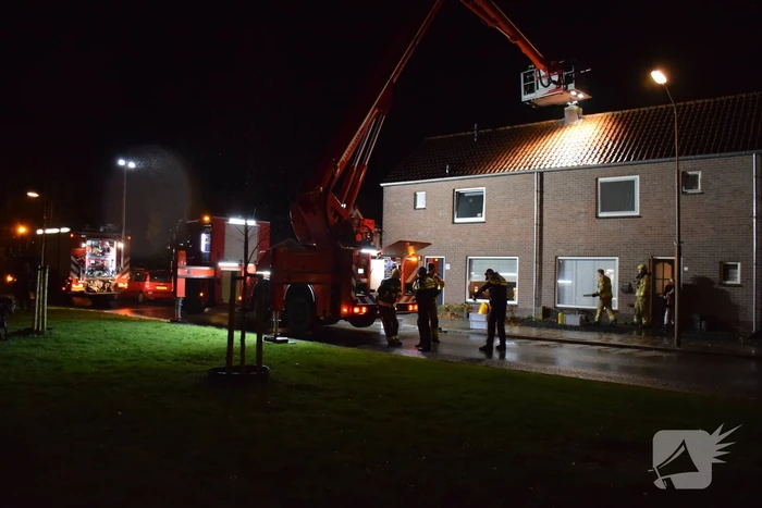 Brand in schoorsteen van woning