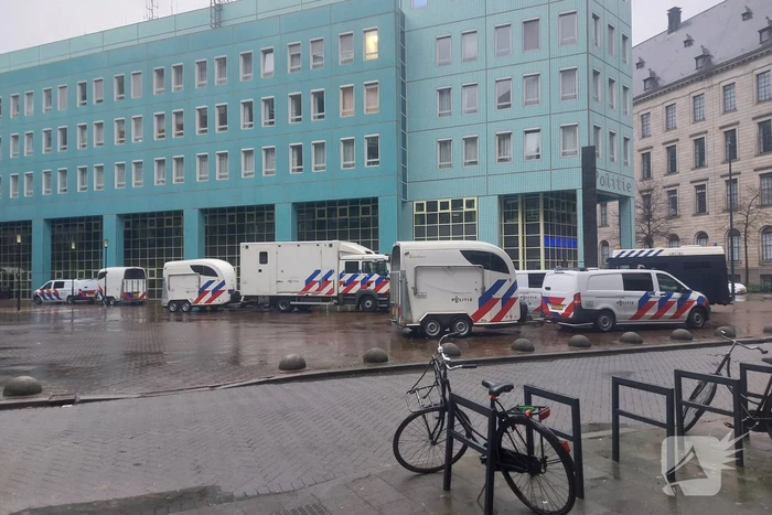 Veel politie paraat voor aangekondigde demonstratie