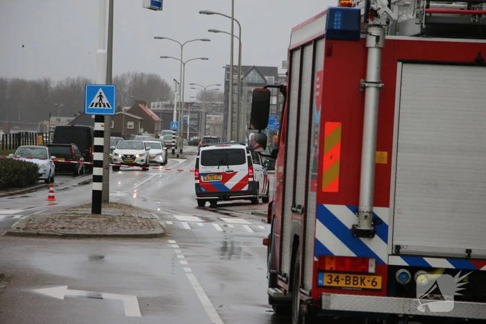 Groot stuk dak waait van flat