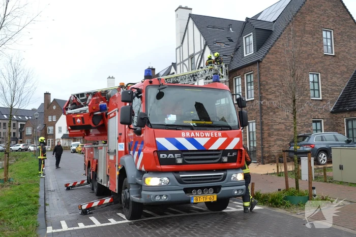 Dakpannen waaien van dak