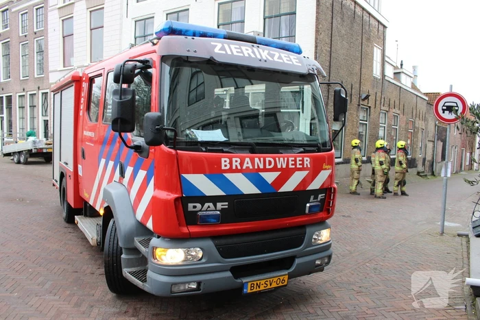 Ramen waaien uit slooppand