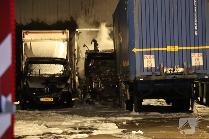 Grote brand in meerdere vrachtwagens