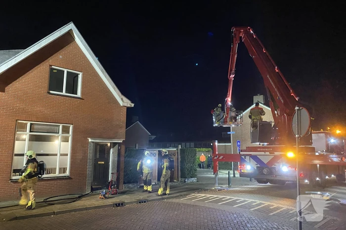 Woning volledig vol met rook door keukenbrand