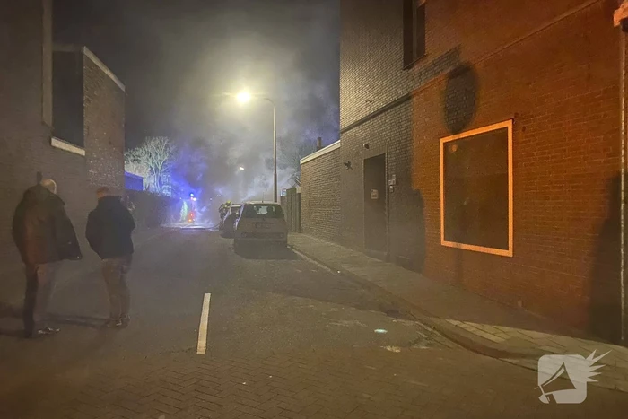 Auto gaat in vlammen op