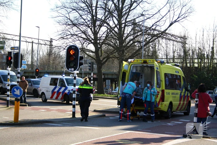 Oudere man gewond na ongeval met fiets