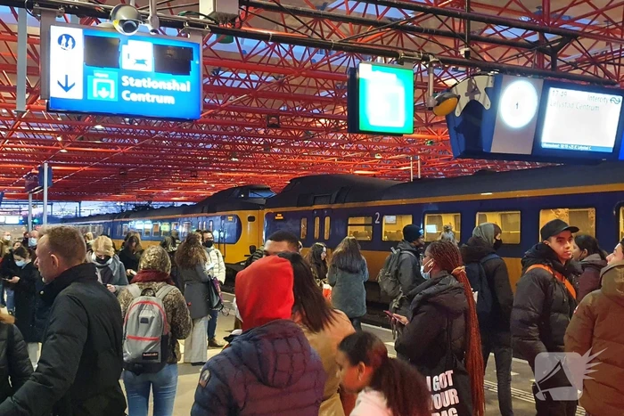 Enorme drukte op station door treinuitval