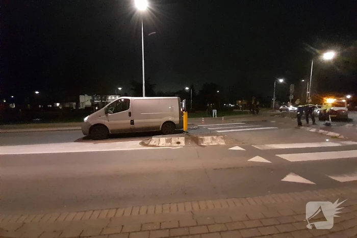 Fietser ernstig gewond na ongeval met bestelbus