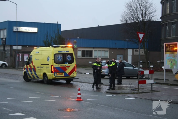 Snorfietser gewond door ongeval met personenauto