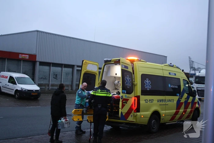 Snorfietser gewond door ongeval met personenauto