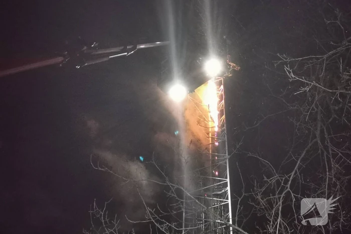 Zendmast in brand
