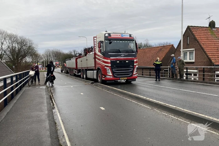 Verkeer staat vast voor Woubrugsebrug in storing
