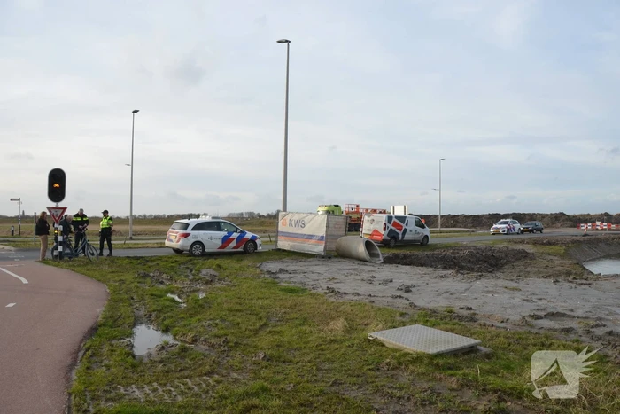 Overstekende fietser aangereden door bestelbus