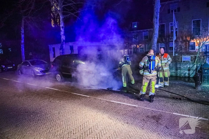 Brandweer opnieuw ingezet vanwege brand in auto