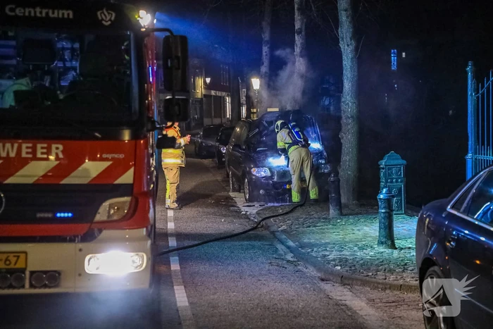 Brandweer opnieuw ingezet vanwege brand in auto