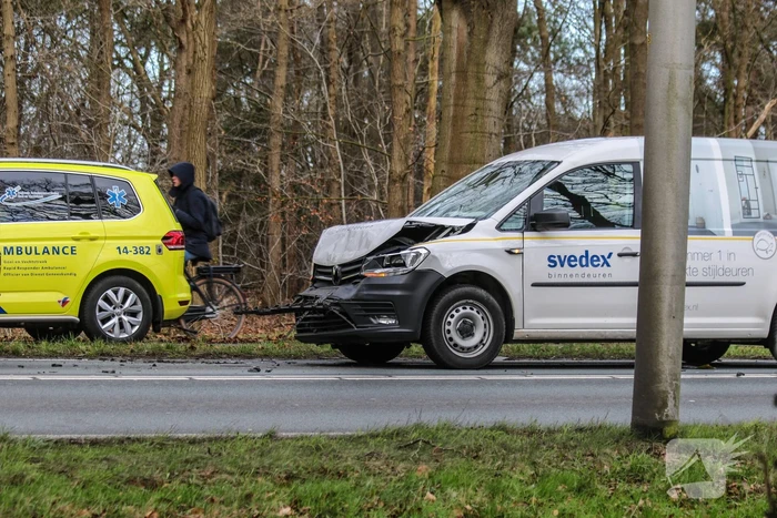 Schade na kettingbotsing tussen meerdere voertuigen