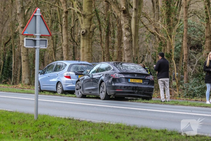 Schade na kettingbotsing tussen meerdere voertuigen