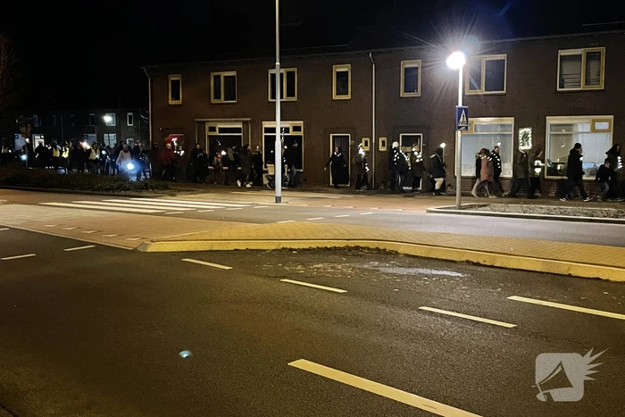 Grote opkomst bij lichtjestocht tegen coronamaatregelen