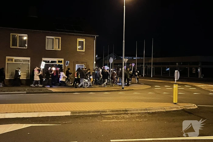 Grote opkomst bij lichtjestocht tegen coronamaatregelen