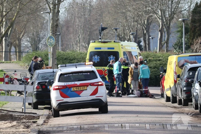 Fietser gecontroleerd na botsing met auto