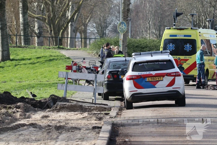 Fietser gecontroleerd na botsing met auto