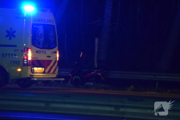 Personenauto belandt door ongeval achterstevoren op snelweg