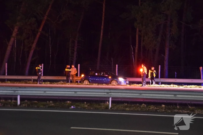 Personenauto belandt door ongeval achterstevoren op snelweg