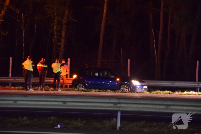 Personenauto belandt door ongeval achterstevoren op snelweg