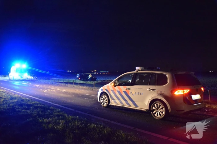 Voertuig belandt ondersteboven door ongeval