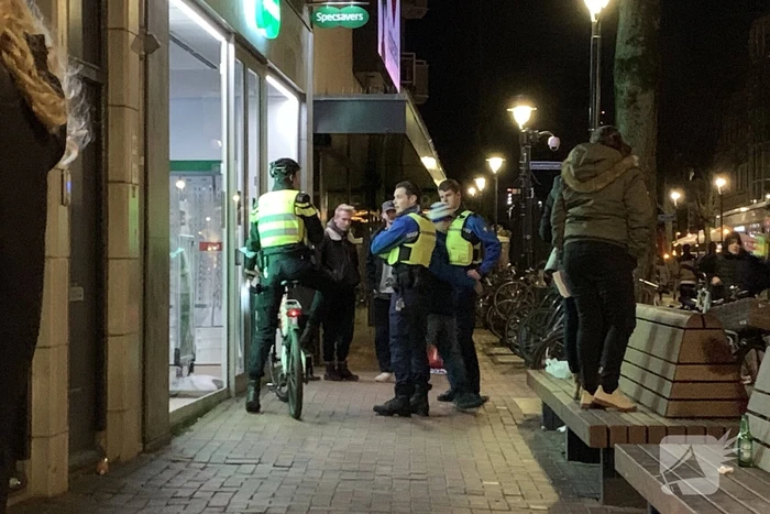 Grote menigte bij opening van nachtleven