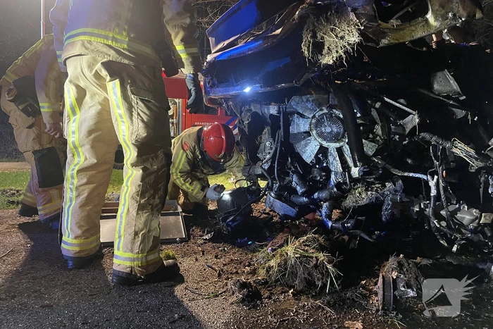Personenauto total-loss na ernstig ongeval