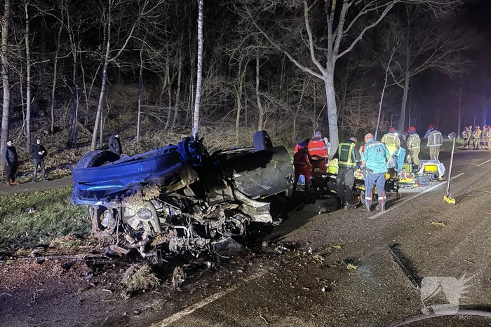Personenauto total-loss na ernstig ongeval