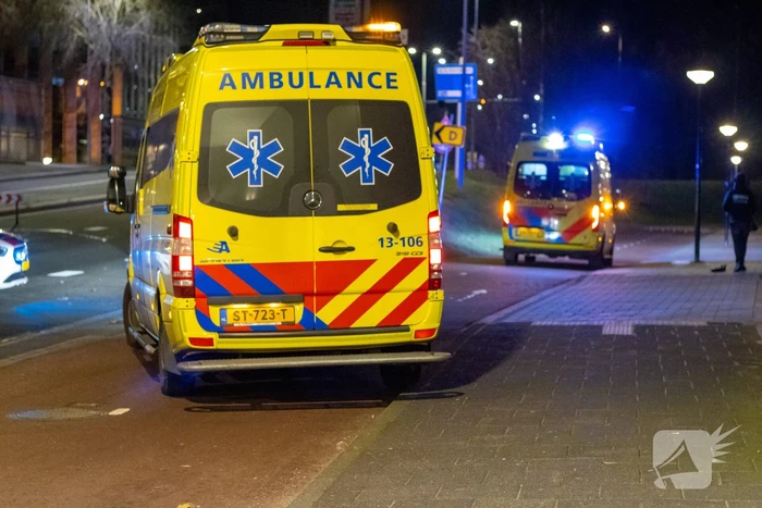 Gewonde bij botsing tegen verkeerspaal