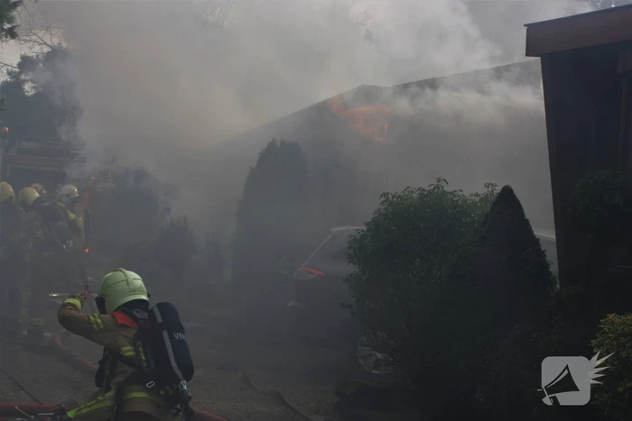 Uitslaande brand verwoest chalet