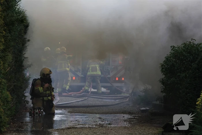 Uitslaande brand verwoest chalet