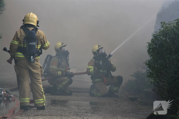 Uitslaande brand verwoest chalet