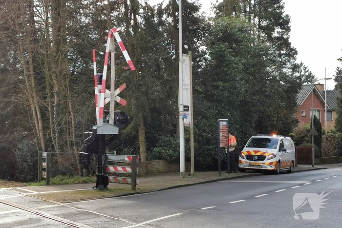 Spoorboom overweg kapot gereden