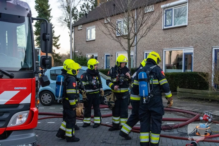 Brandweer blust flinke brand in woning