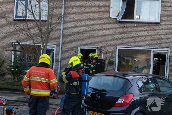 Brandweer blust flinke brand in woning