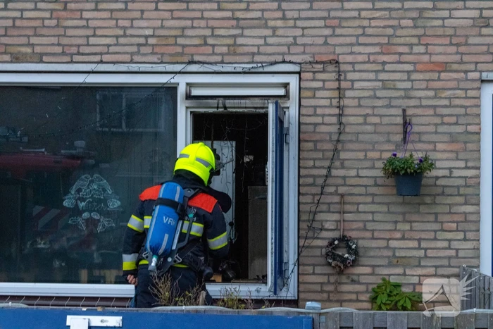 Brandweer blust flinke brand in woning